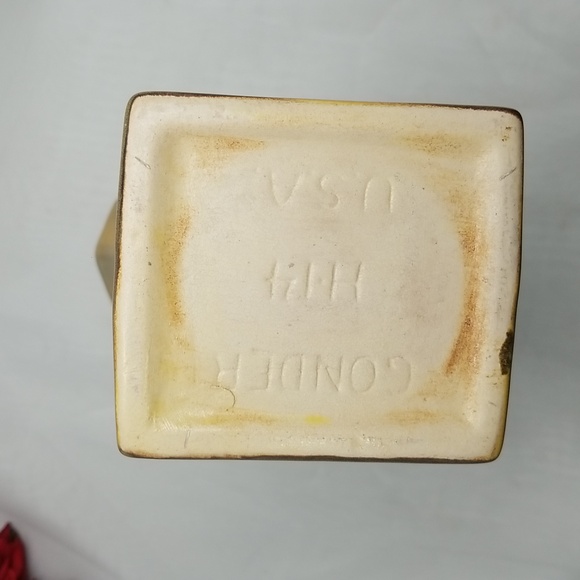 Gonder Pottery Cornucopia Vase Planter - Picture 3 of 15